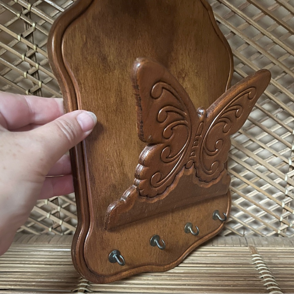Vintage Wood Key and Mail Holder - Picture 2 of 7